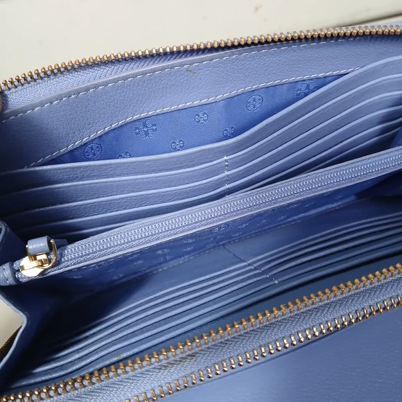 Tory Burch Blue Leather Landon Travel Wallet - Picture 4 of 13